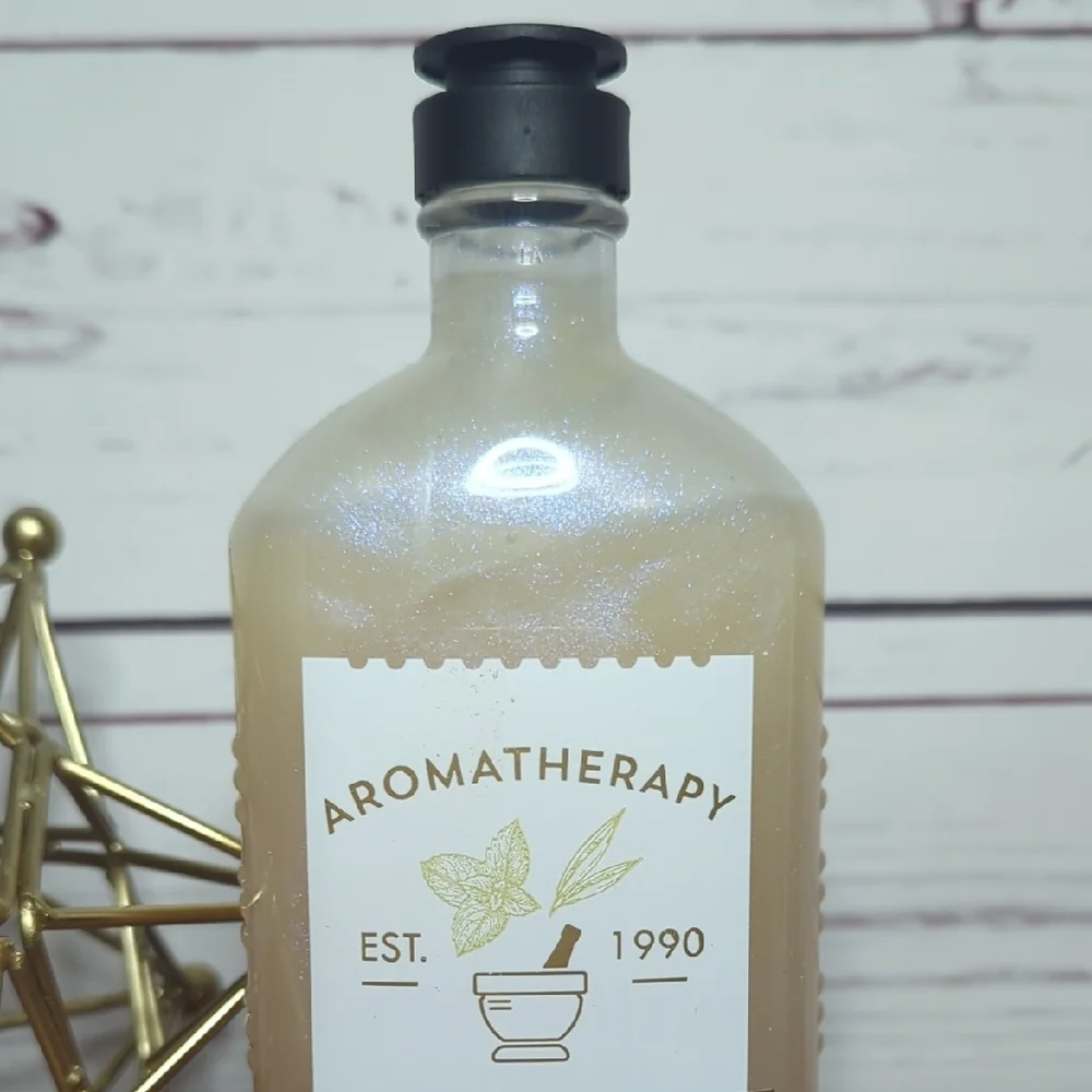 Peaceful by Bath & Body Works Aromatherapy Body Wash Tea Tree and Peppermint‎